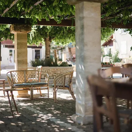 Domaine De Malet